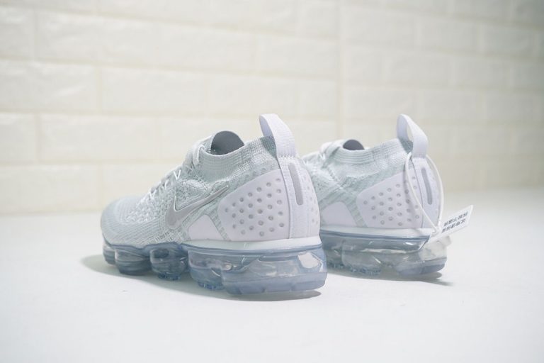 nike air vapormax flyknit 2 white vast grey