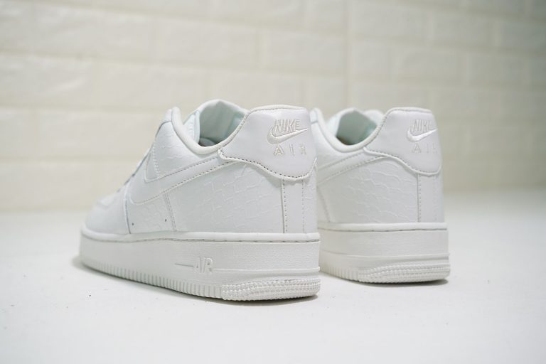 nike air force 1 low type summit white