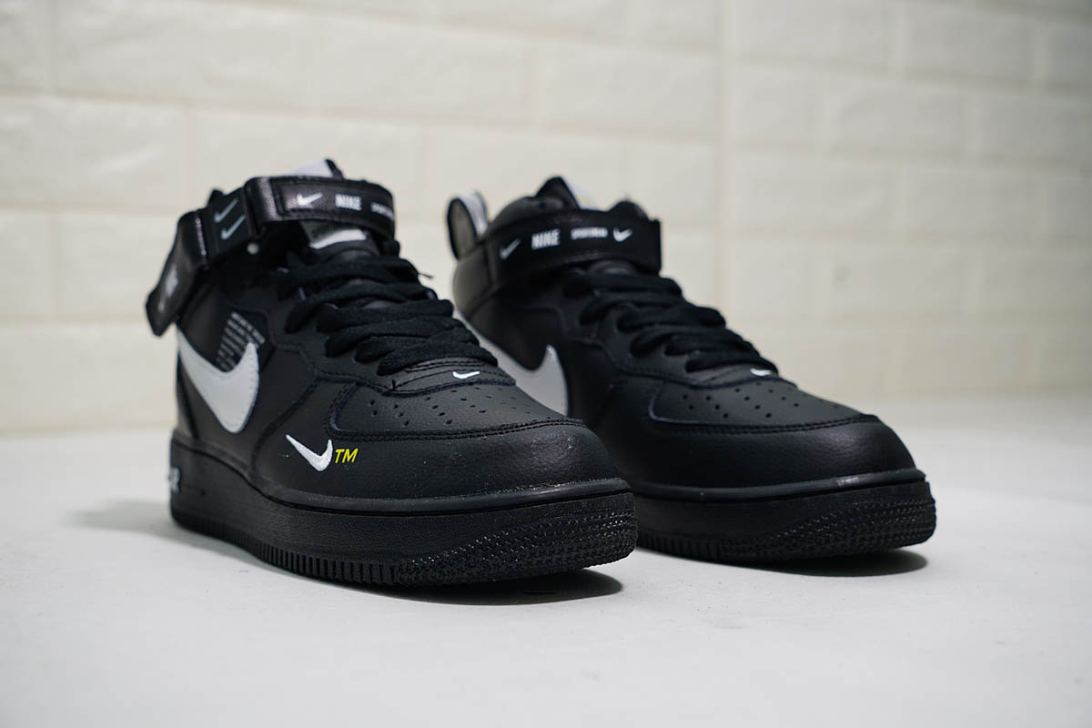 On Feet - Nike Air Force 1 '07 LV8 Utility - Black “Utility Pack” 