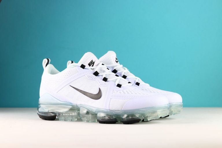 white vapormax utility