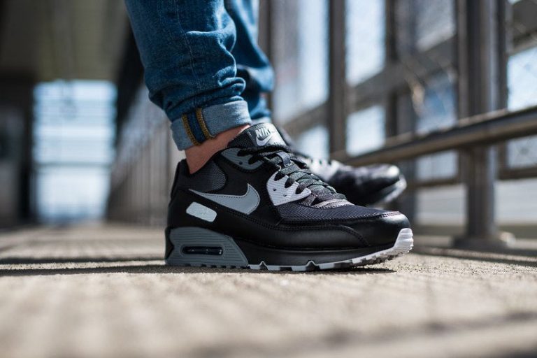 nike air max 90 black and wolf grey