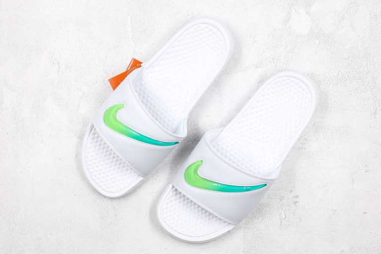 nike benassi swoosh pack